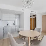 Revalia Fahle Airport Bus-station With Views Apartamento *