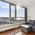 Revalia Fahle Airport Bus-station With Views Apartment
