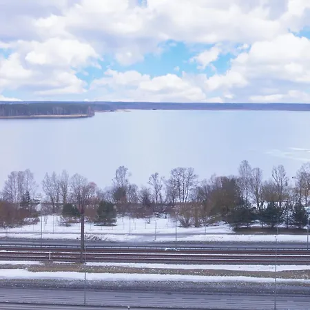 Revalia Fahle Airport Bus-station With Views 塔林