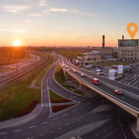 Revalia Fahle Airport Bus-station With Views Lägenhet Tallinn