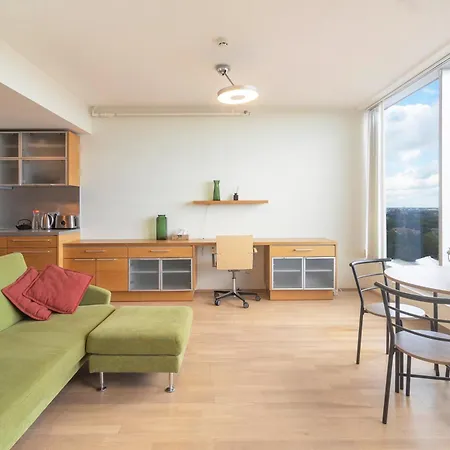 Revalia Fahle Airport Bus-station With Views Apartment *
