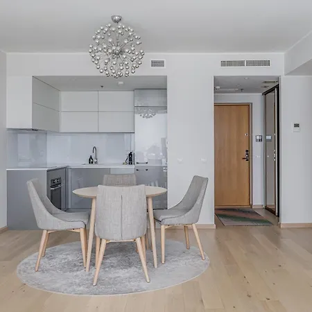 Revalia Fahle Airport Bus-station With Views 公寓 *