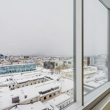 Revalia Fahle Airport Bus-station With Views Lägenhet