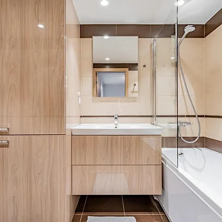 Revalia Fahle Airport Bus-station With Views