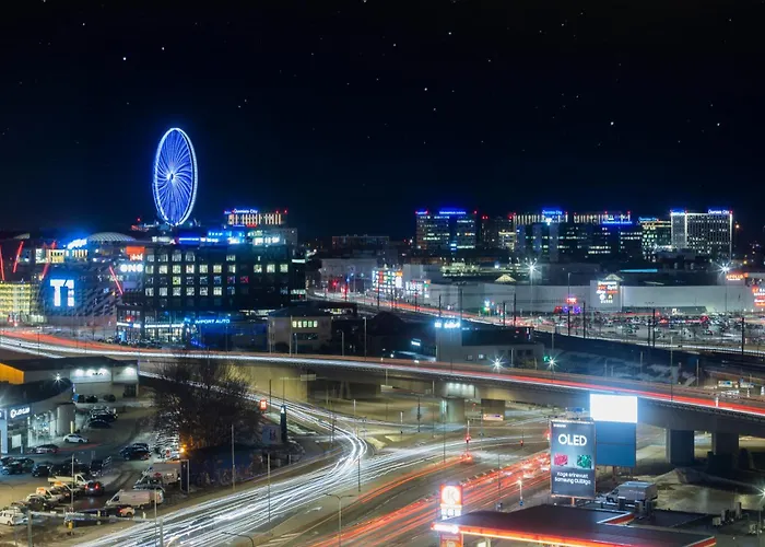 Revalia Fahle Airport Bus-station With Views Lägenhet *