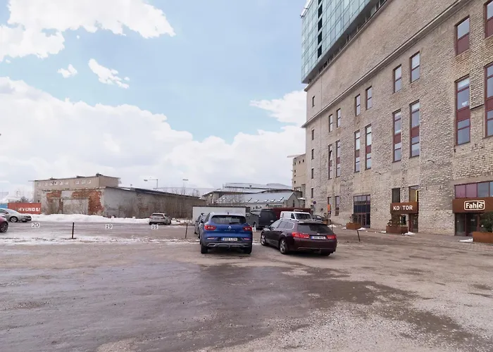 Revalia Fahle Airport Bus-station With Views Apartman