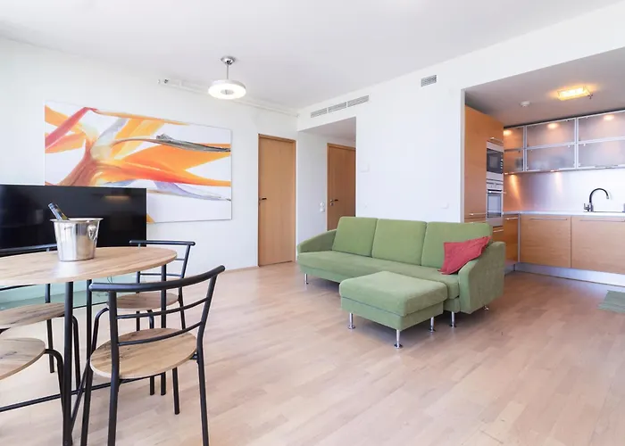 Lägenhet Revalia Fahle Airport Bus-station With Views *