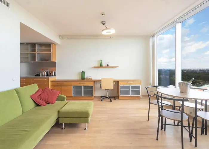 Revalia Fahle Airport Bus-station With Views Lägenhet *