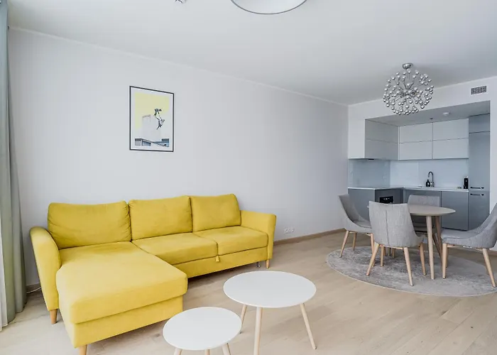 Revalia Fahle Airport Bus-station With Views Apartament Tallin