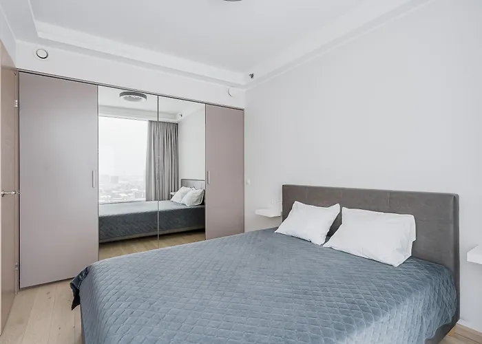 Revalia Fahle Airport Bus-station With Views Apartament *