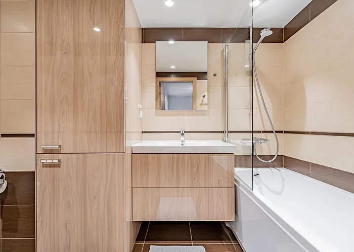 Revalia Fahle Airport Bus-station With Views