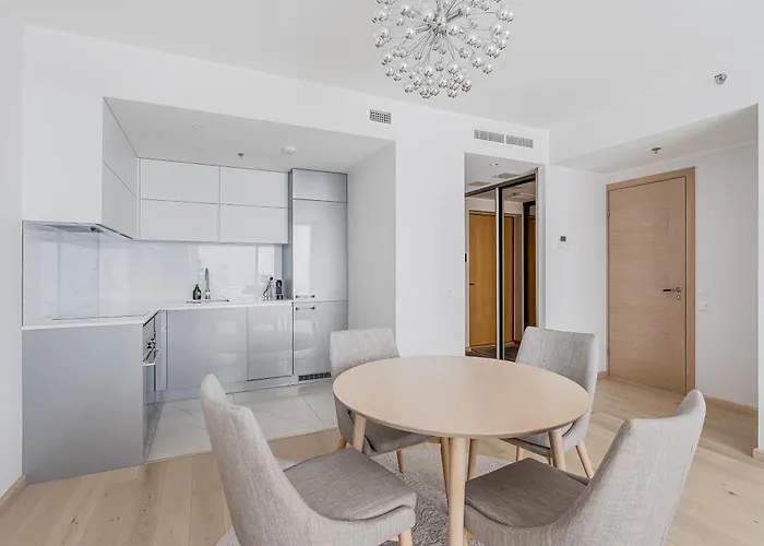 Revalia Fahle Airport Bus-station With Views Apartament *