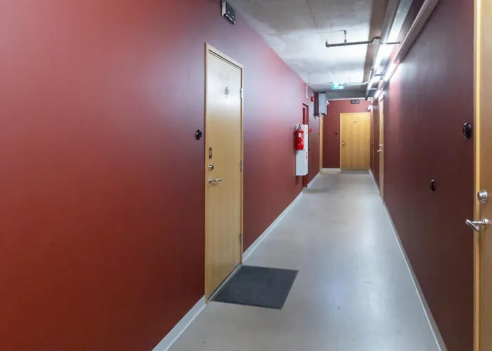 Revalia Fahle Airport Bus-station With Views 塔林